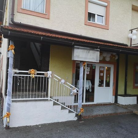 Apartmani Ruza Krasno Polje Exteriör bild