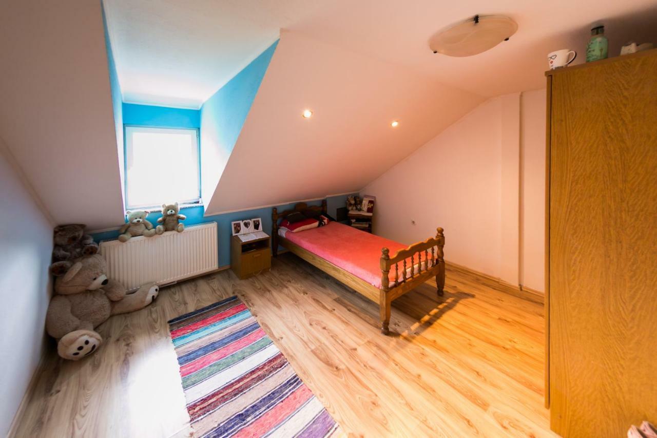 Apartmani Ruza Krasno Polje Exteriör bild