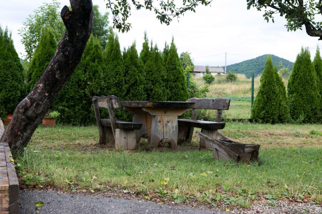 Apartmani Ruza Krasno Polje Exteriör bild