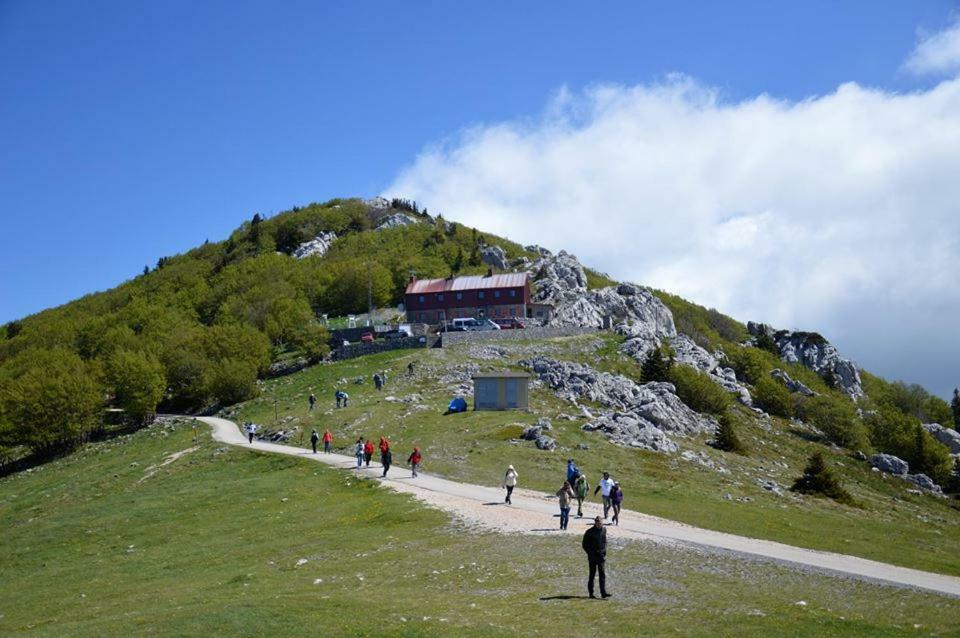 Apartmani Ruza Krasno Polje Exteriör bild